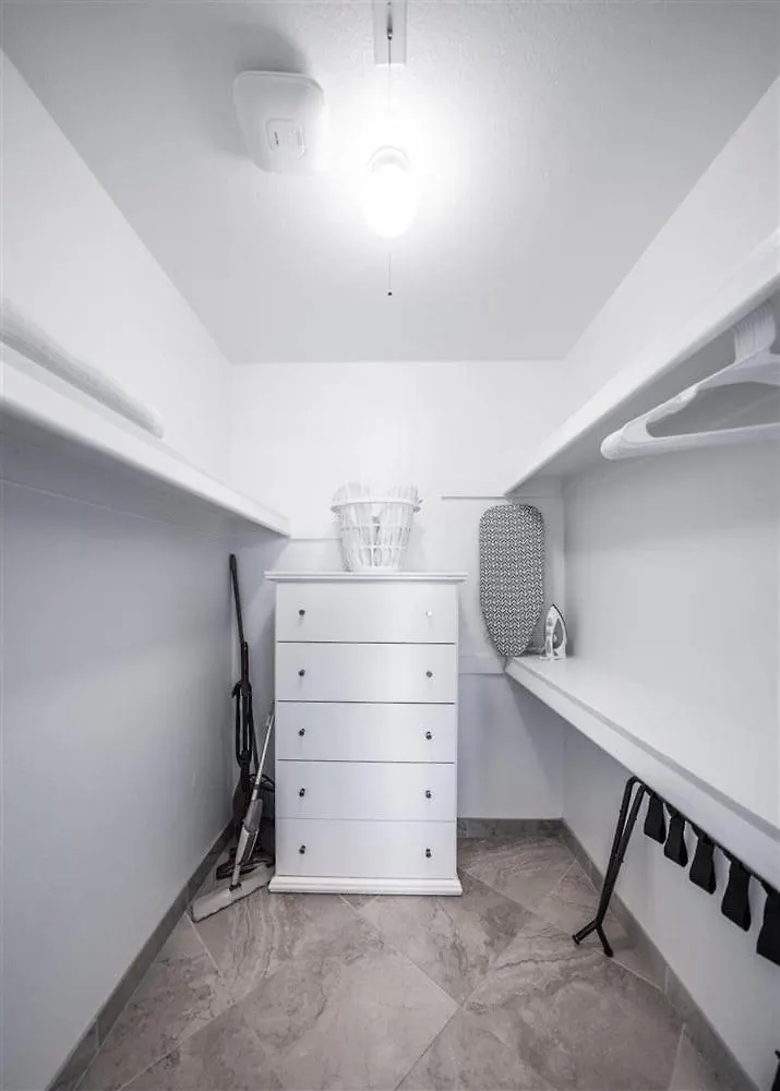 205 Fully Furnished 1Br Suite-Prime Location سكوتسدايل شقة