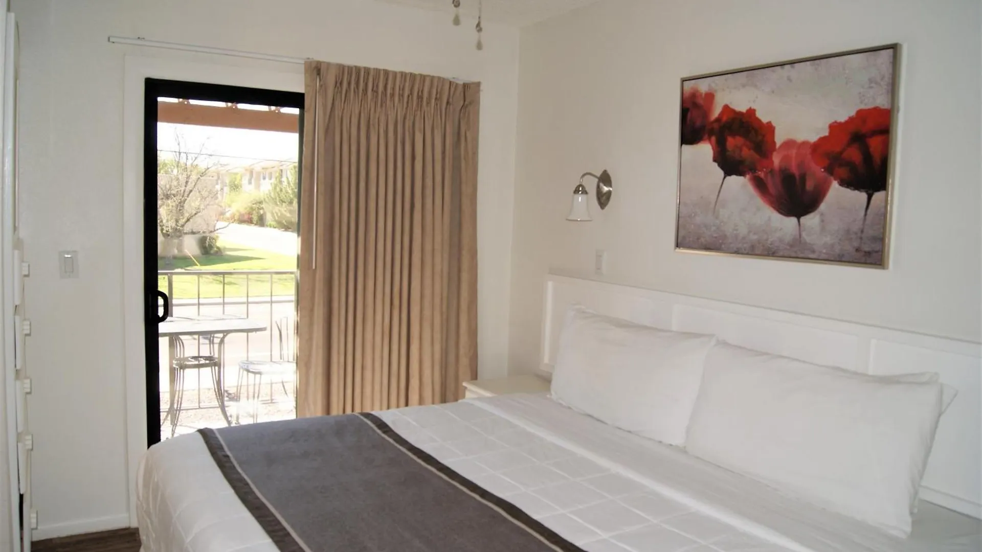205 Fully Furnished 1Br Suite-Prime Location سكوتسدايل